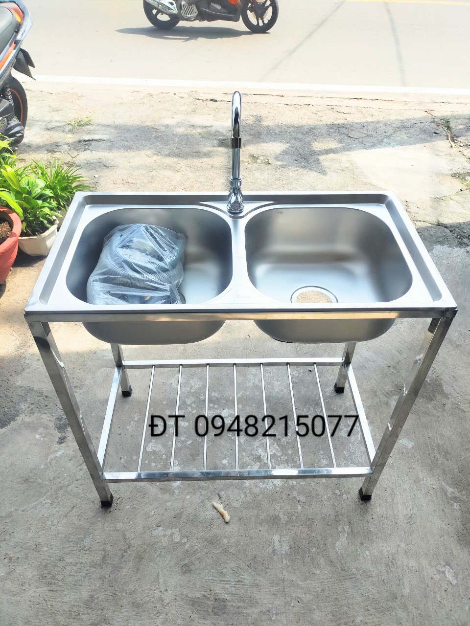 [HCM]CHẬU RỬA 2 HỘC CÓ CHÂN -  INOX CAO CẤP - KT 78X43X78
