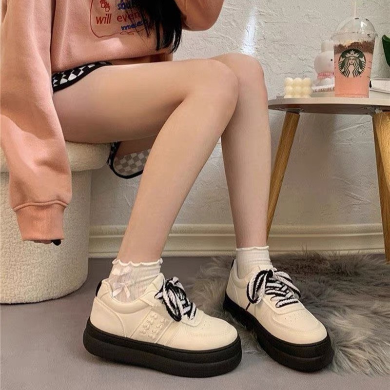 Giày thể thao nữ , giày sneaker nữ da trắng đế đen