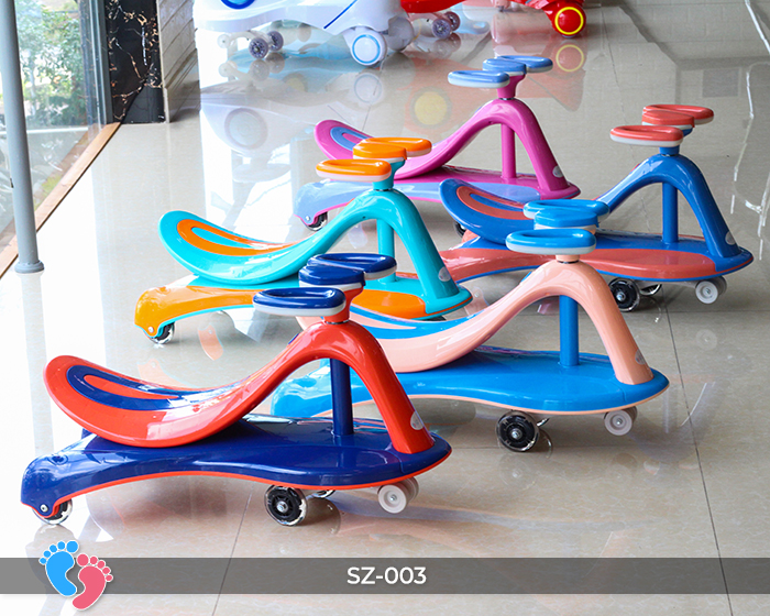 Xe lắc tay cho bé có nhạc BABY PLAZA SZ-003