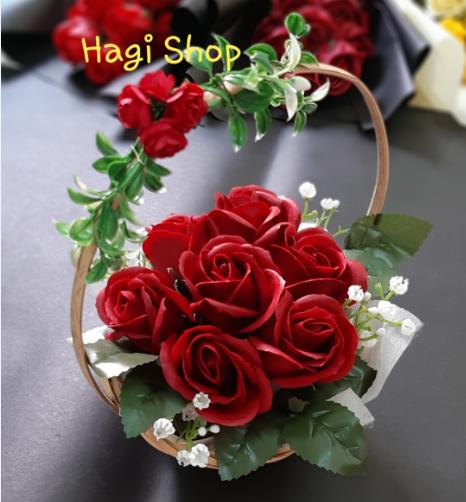 Giỏ hoa sáp thơm 7 bông vĩnh cửu có điểm tay cầm hàng sẵn thích hợp làm quà Valentine