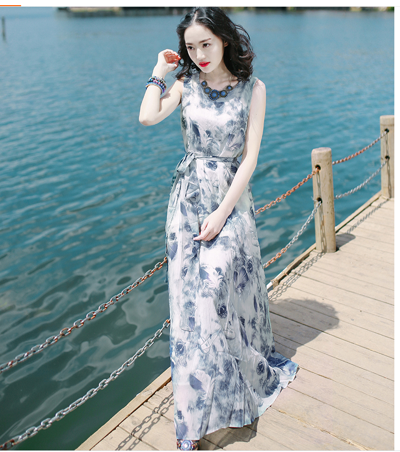 Đầm Maxi Họa Tiết Hình Chiếc Lông Dh011