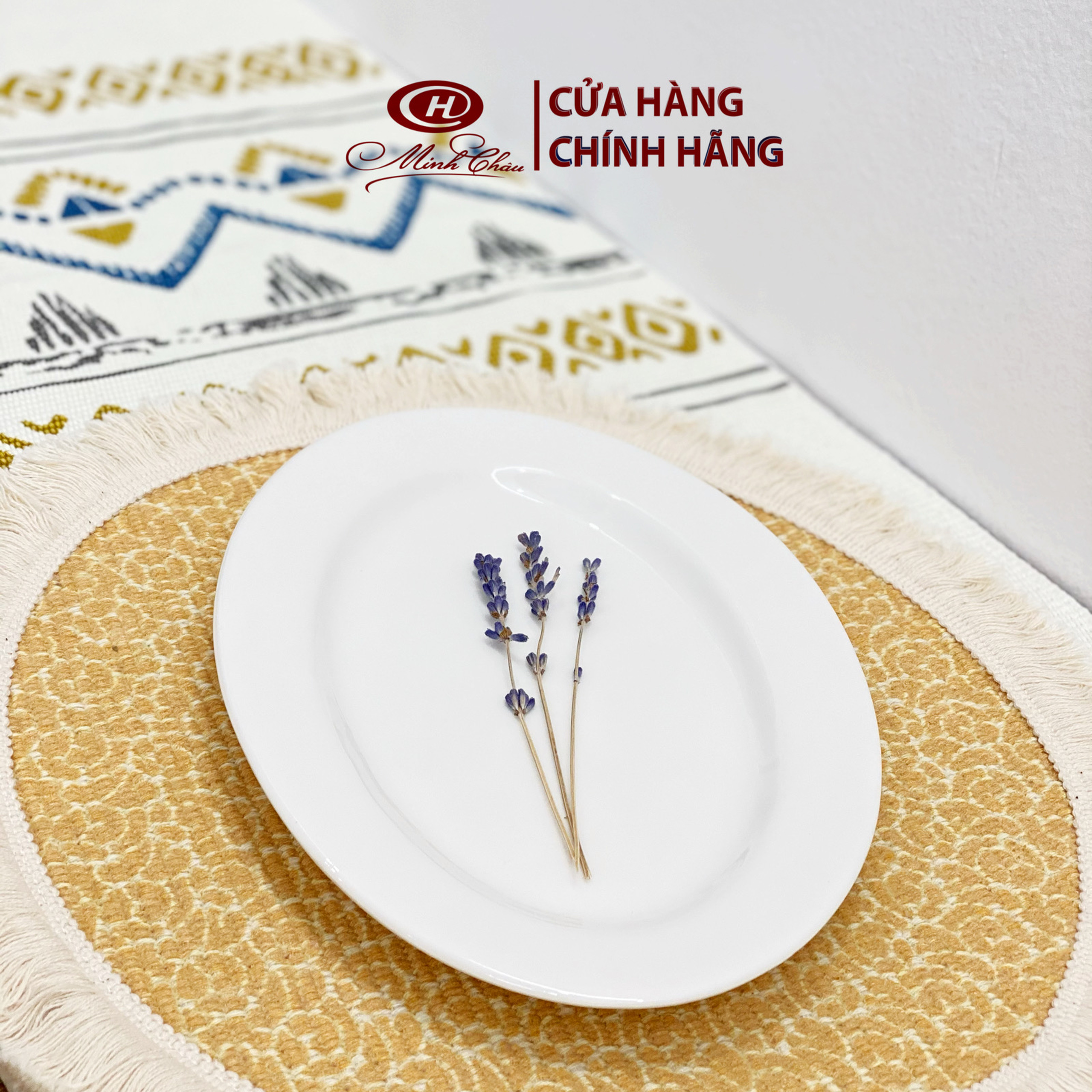 Đĩa bầu dục trắng trơn - sứ minh châu