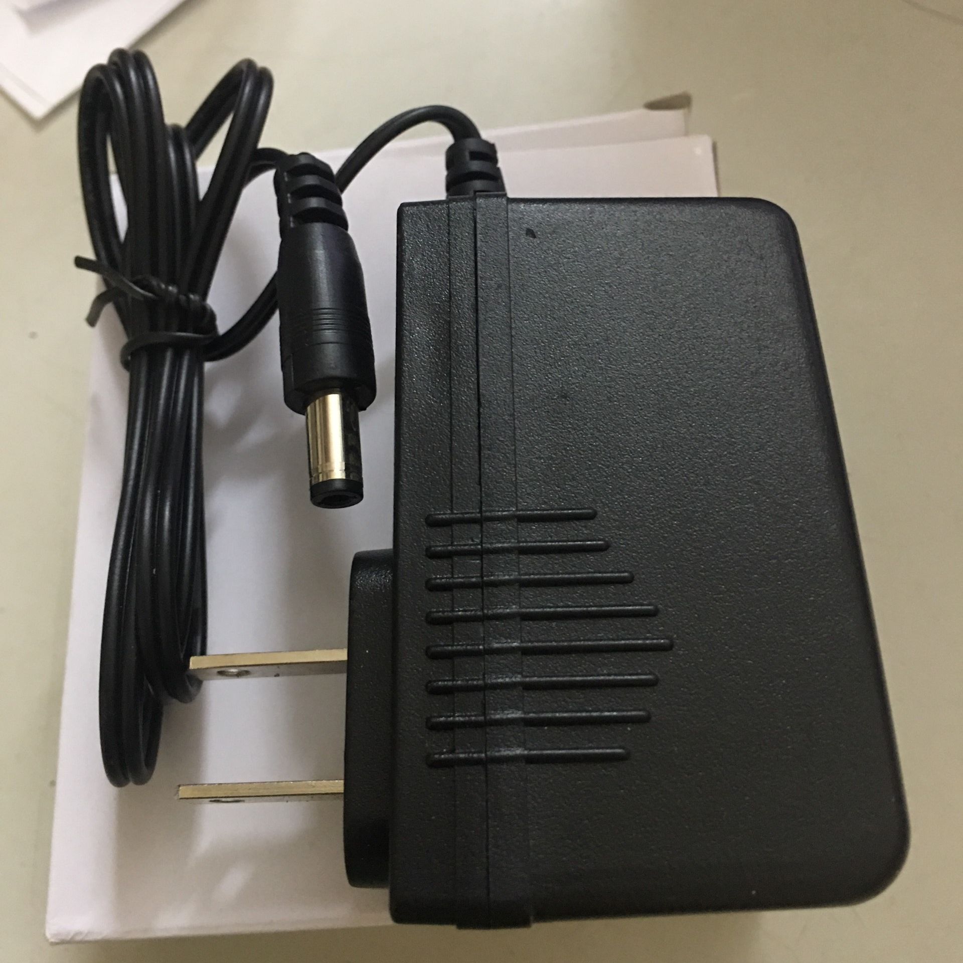 Nguồn camera 12V 2A chân cắm 5.5mm x 2.1mm