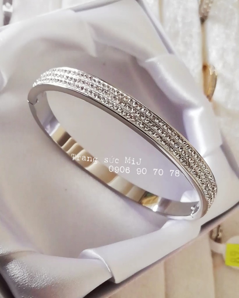 Vòng tay titan trắng đính đá