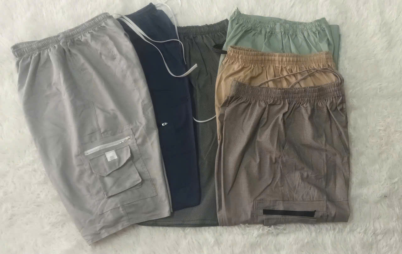 COMBO 3 Quần Short Nam Kaki Túi Hộp Lưng Thun Co Giãn From Rộng Thoải Mái Có Túi Khóa Kéo .