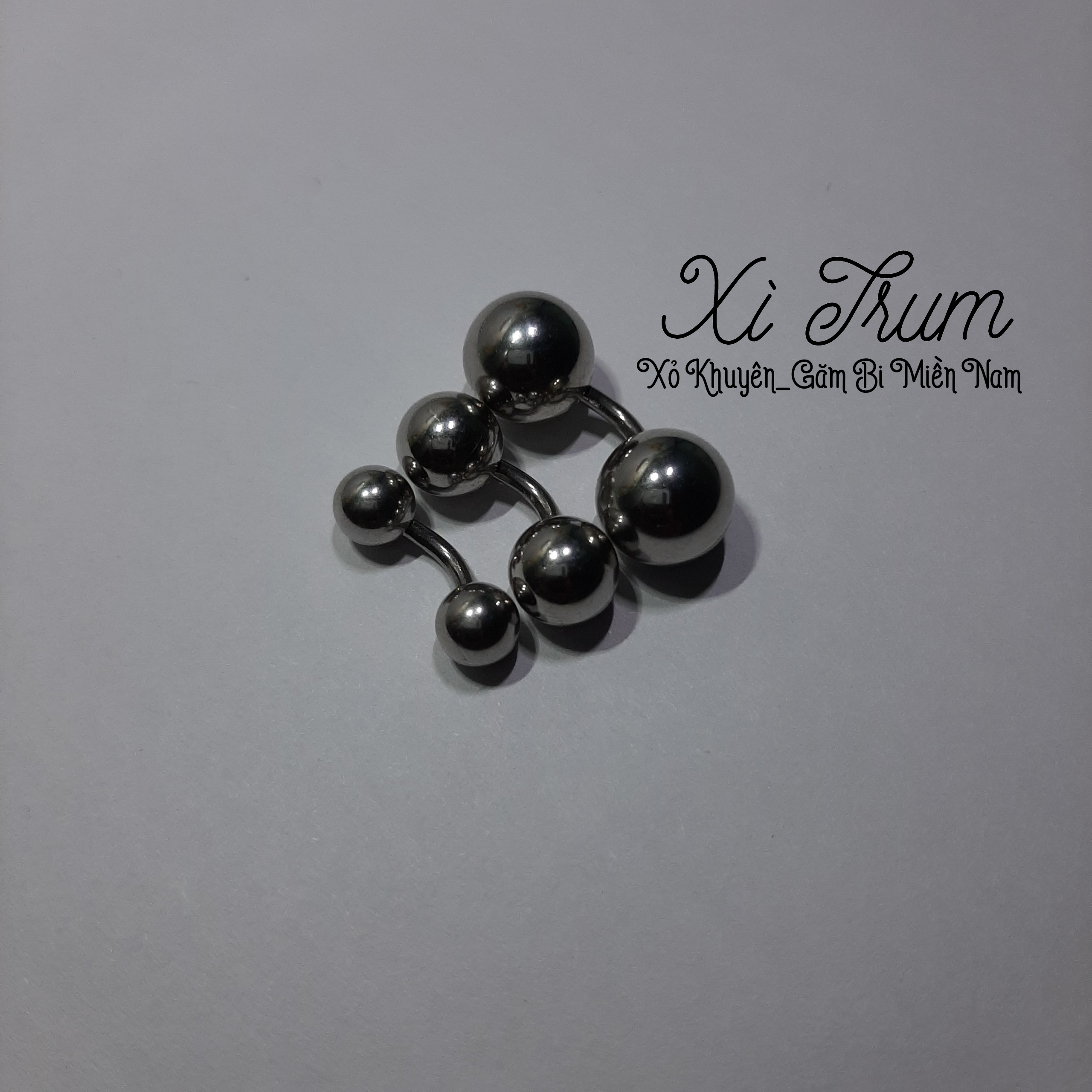 01 khuyên chuỳ cong bi inox cho nam