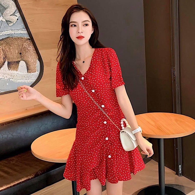 Đầm bi đỏ nút trắng ms150