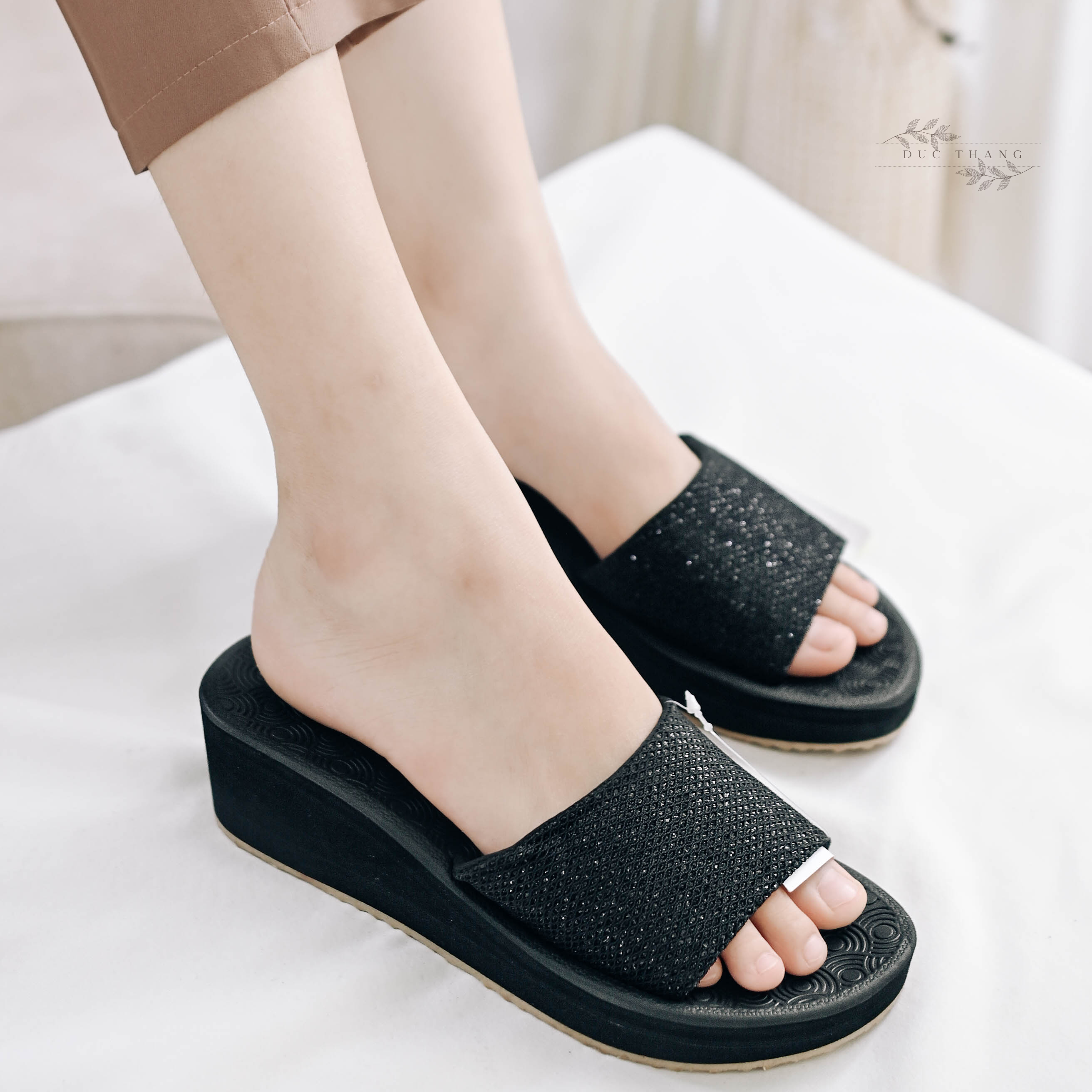 Dép quai ngang Bitis nữ đế 4cm