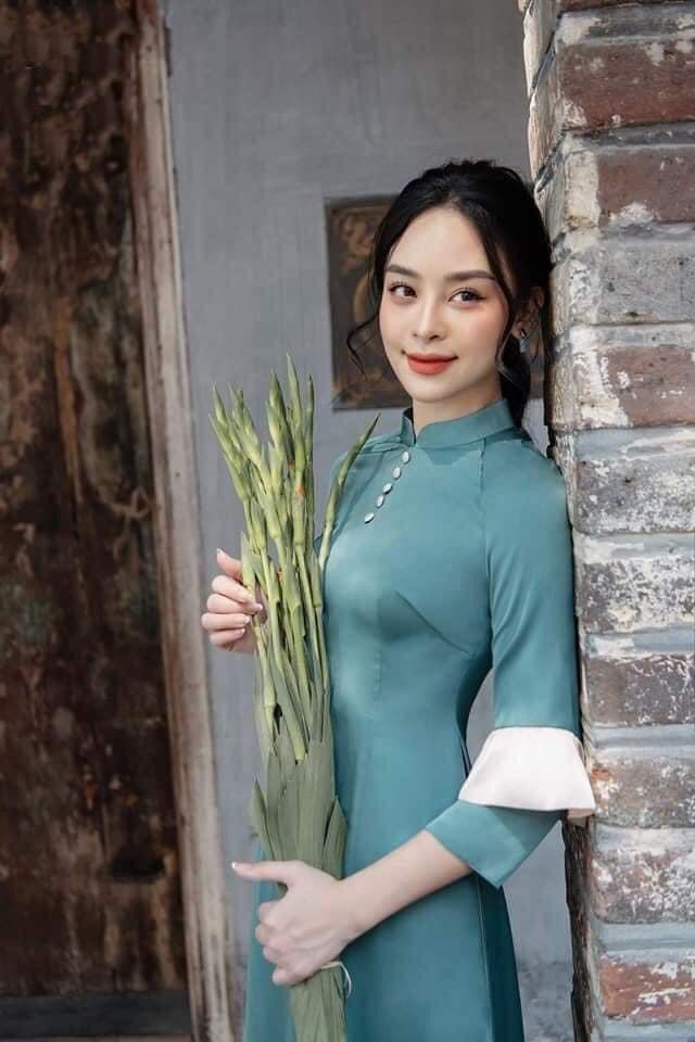 Bộ áo dài truyền thống lụa ngọc trai cao cấp tay loe cổ cúc bọc