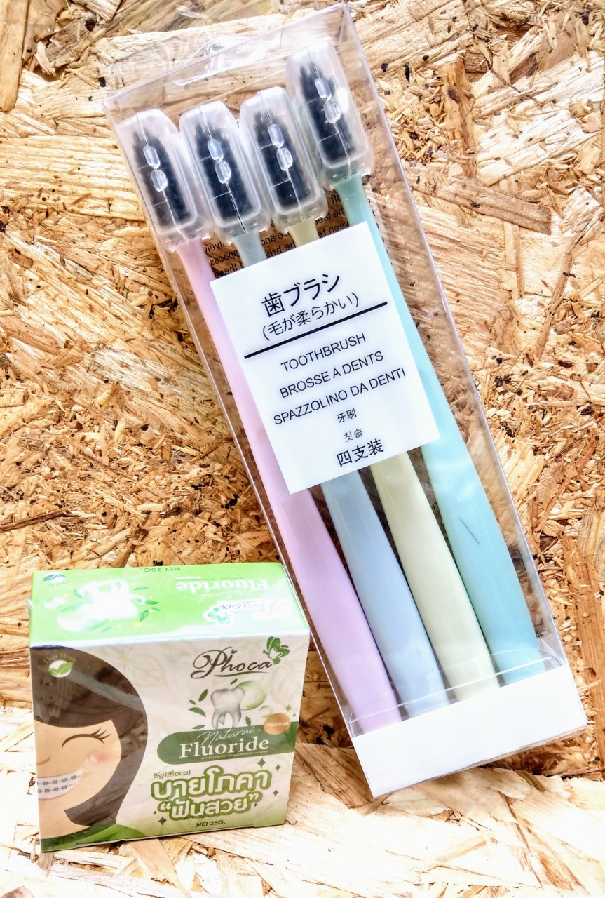Combo kem đánh răng phoca + 4 bàn chải lông mềm hàn quốc
