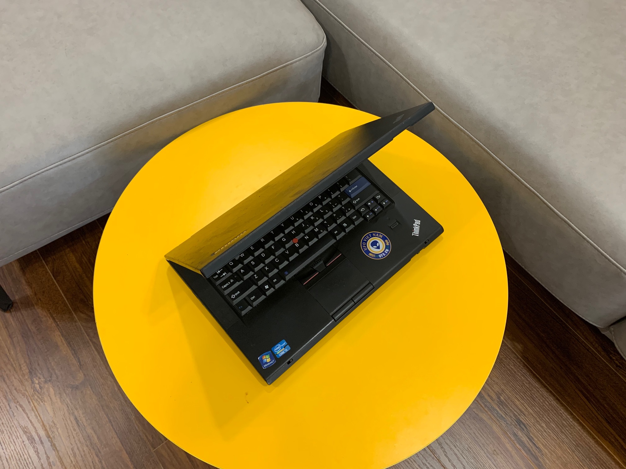 Laptop UFO ThinkPad T420 i5 đẳng cấp doanh nhân Webcam nét mịn
