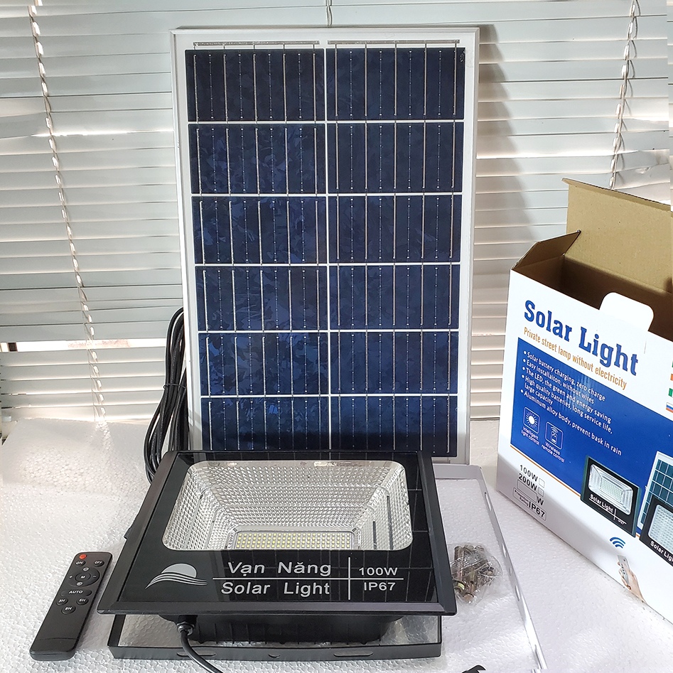 Đèn led năng lượng mặt trời 100w thương hiệu Vạn Năng solar
