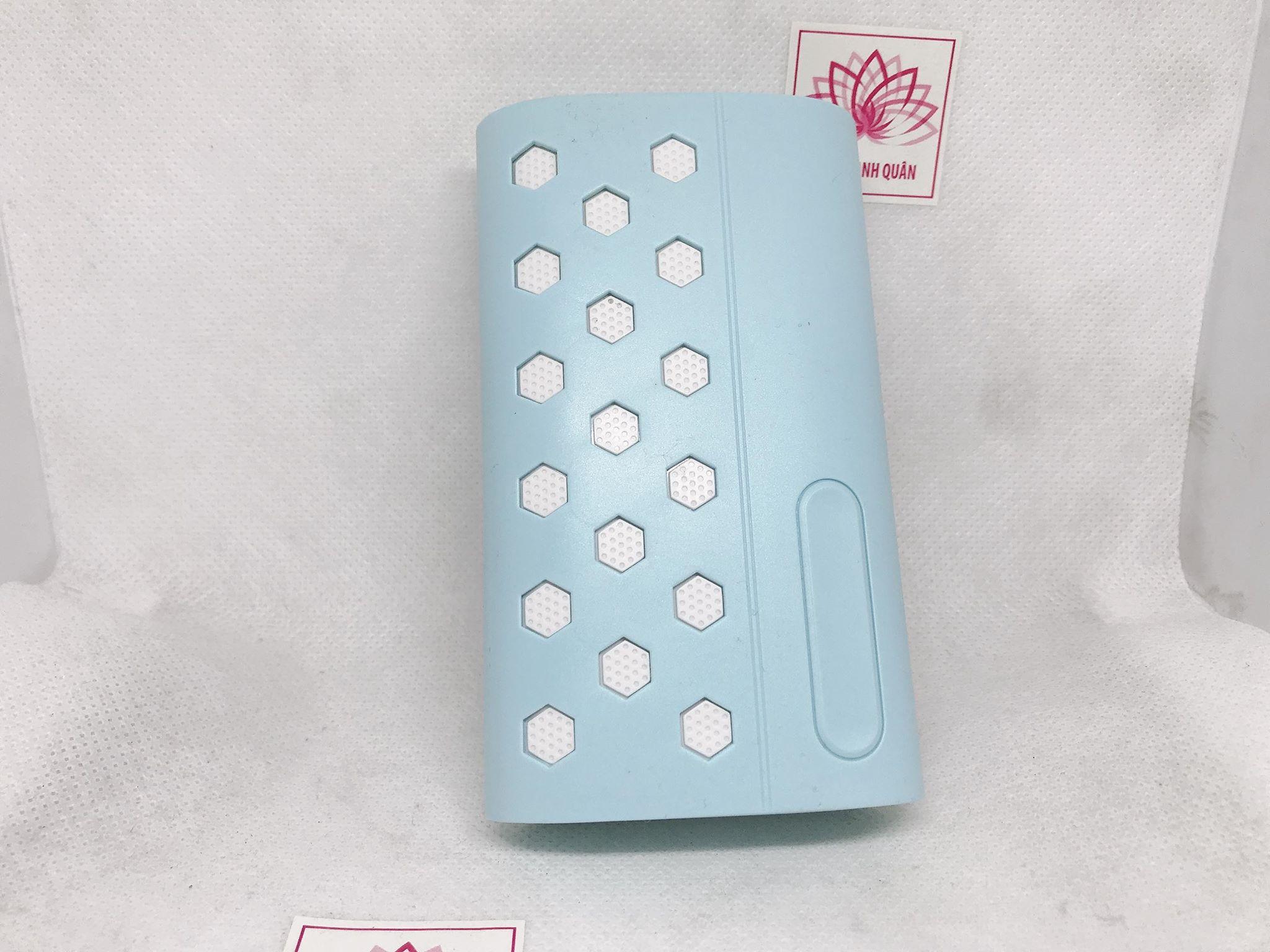 Box sạc dự phòng 3 cell vỏ nhựa .