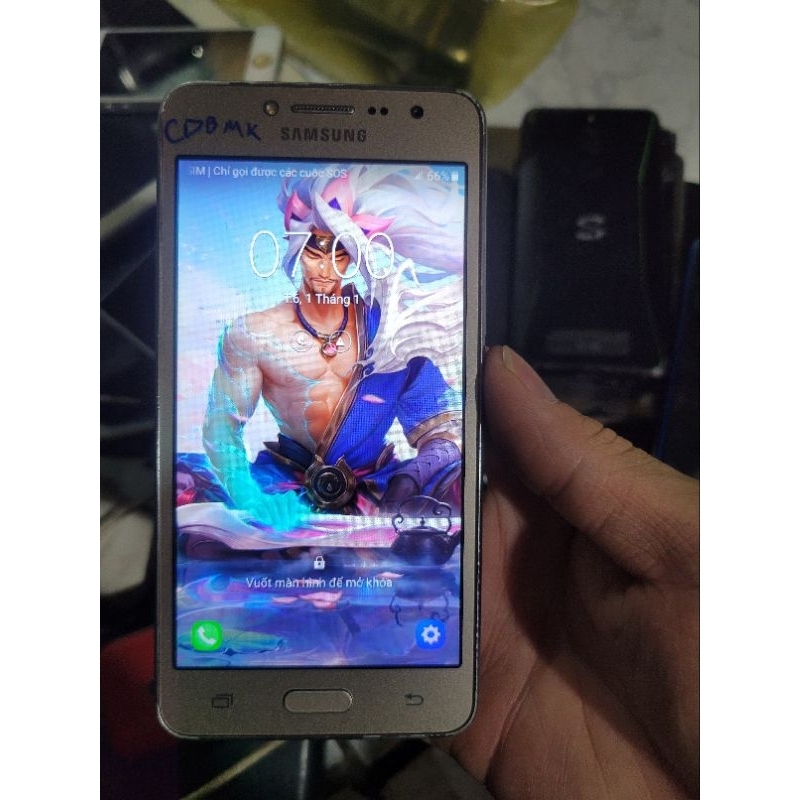 Cụm xác samsung J2 prime còn màn bị mật khẩu
