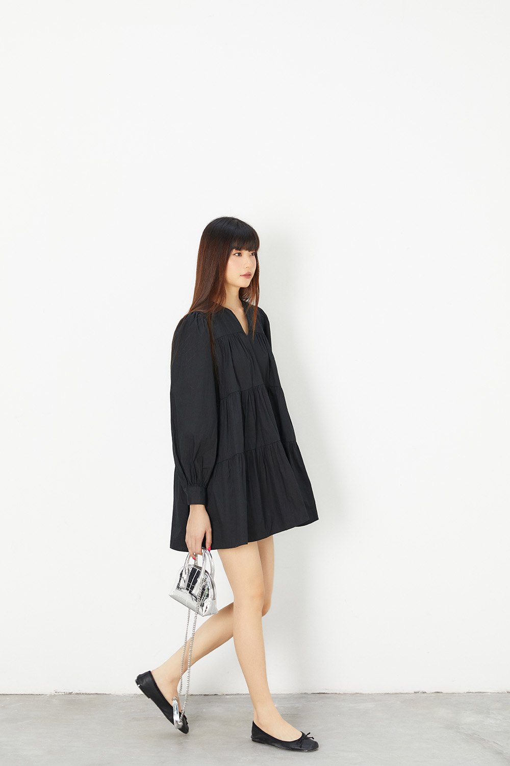 Dottie - đầm ngắn tay phồng cổ v - đen - d0468