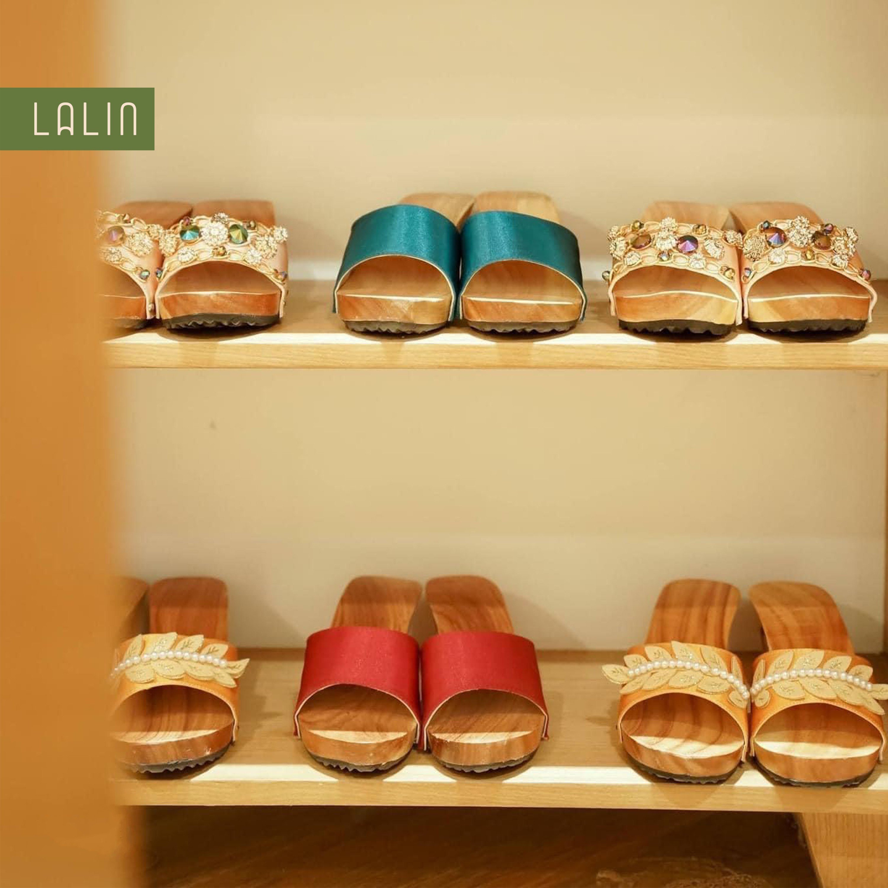 Guốc gỗ phong cách truyền thống xưa Lalin