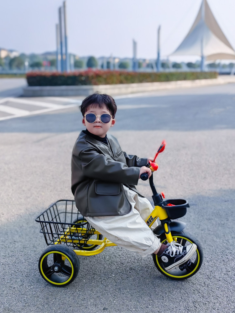 Đồ chơi xe đạp 3 bánh cho bé từ 3-7t có rổ trước sau chắc chắn màu đẹp