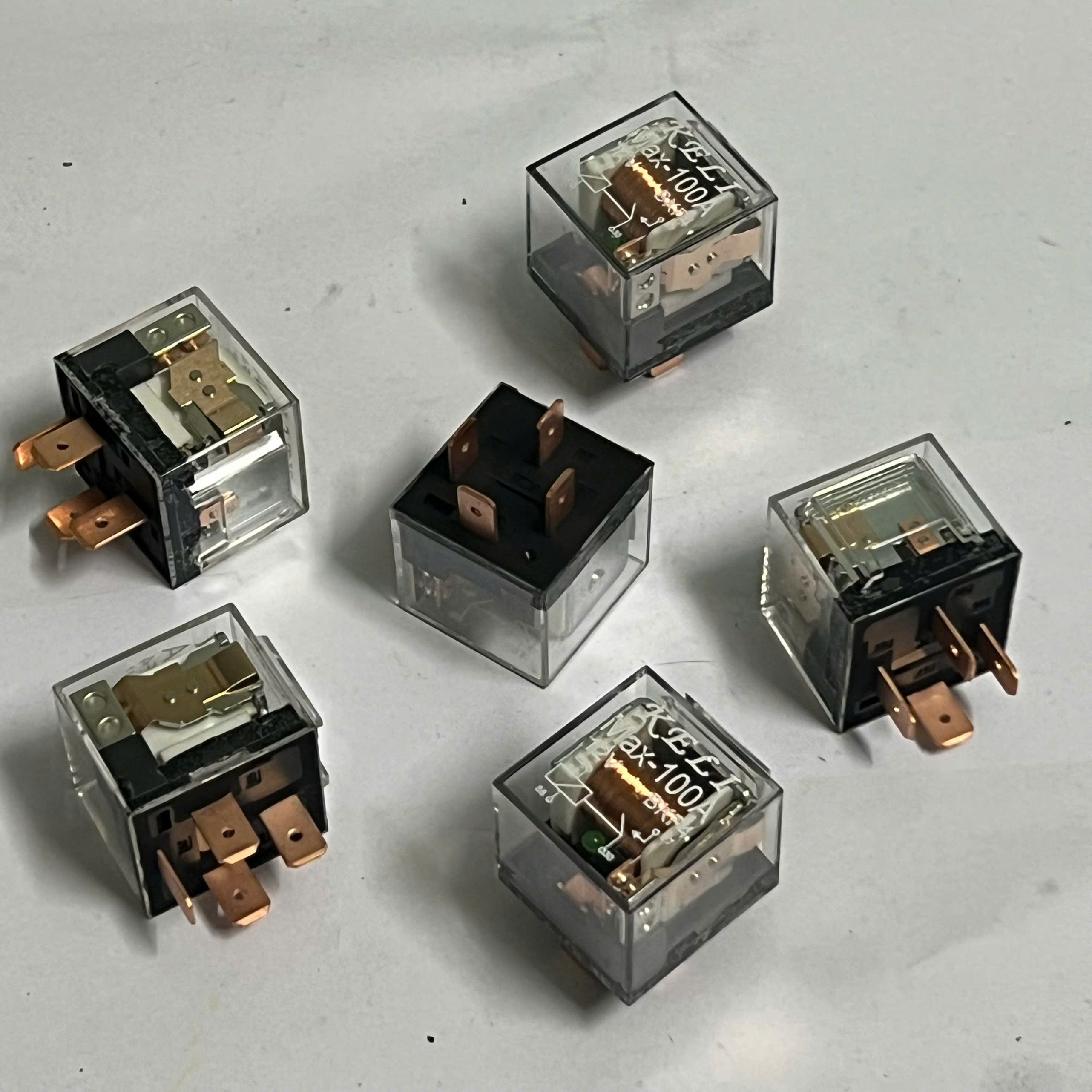 Relay (Relay) 4 Square Pins 12V / 24V 100A Clear Plastic for Cars, Trucks Giá 45,000 Đồng*Miễn phí vận chuyển