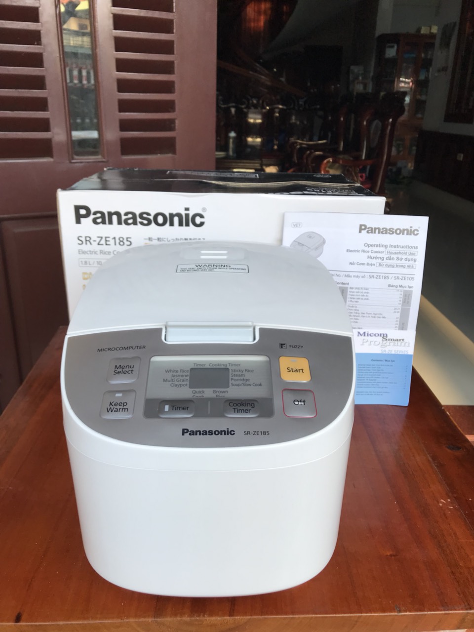 Nồi cơm điện panasonic sr-ze185 made in malaysia