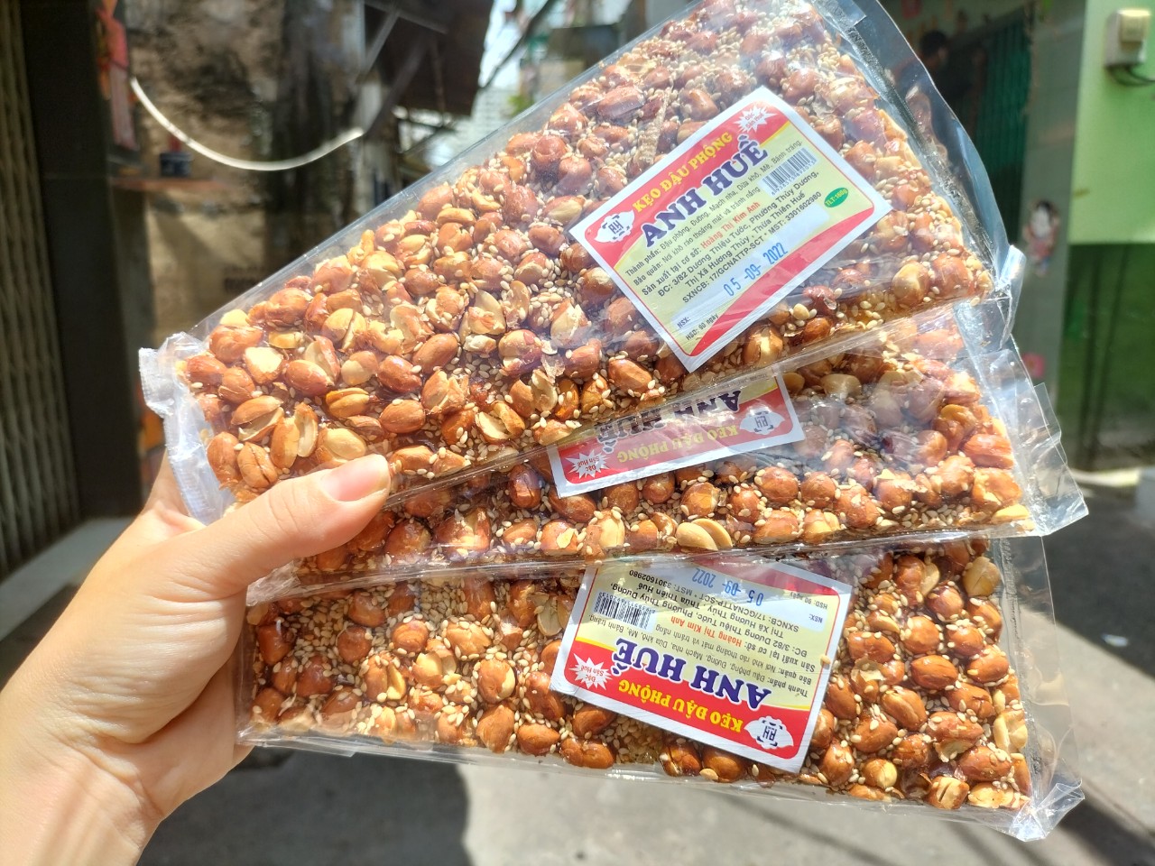 Combo 5 vỉ kẹo đậu phộng mè đặc sản huế