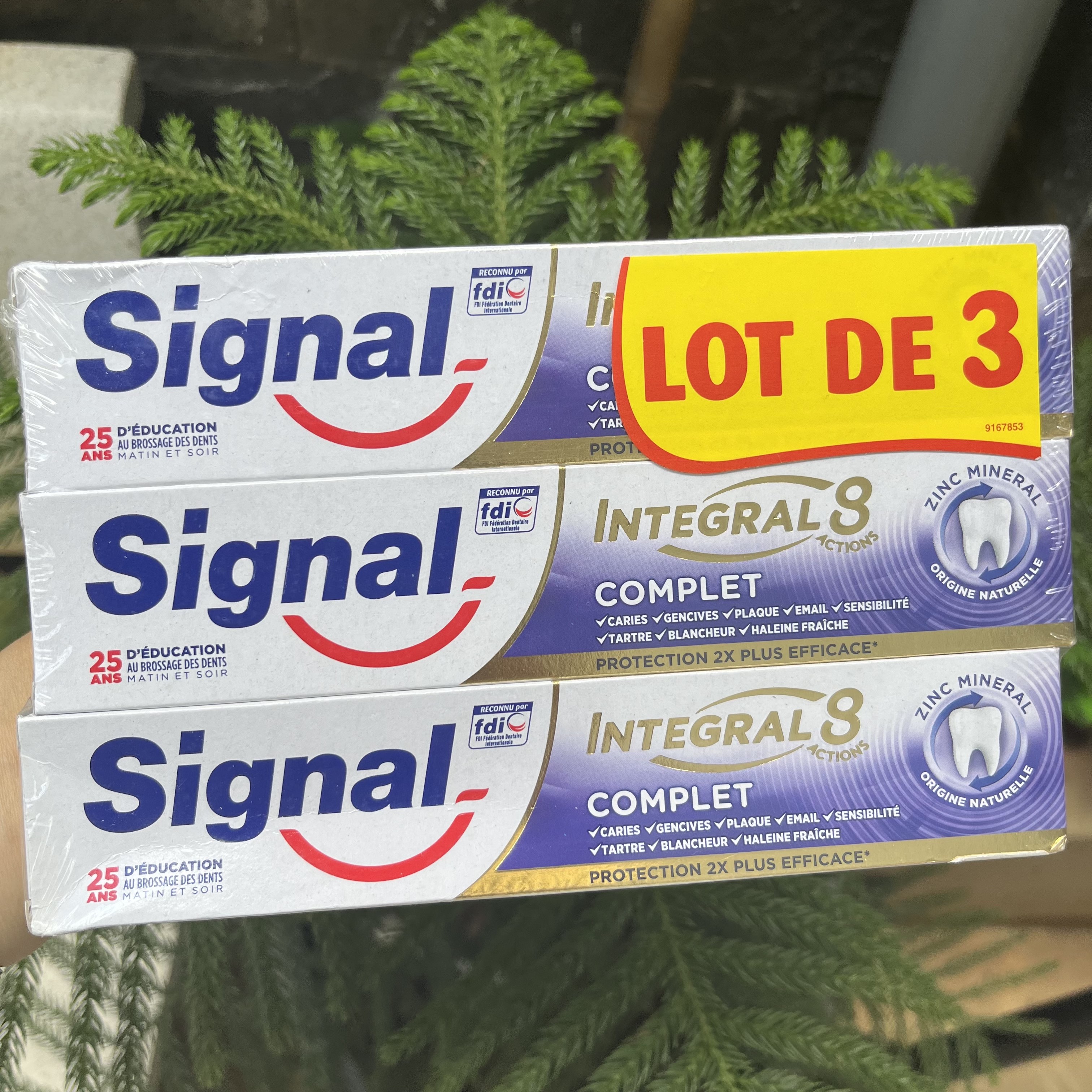 Kem đánh răng Signal trắng răng. Giá săn sale tại siêu thị Pháp