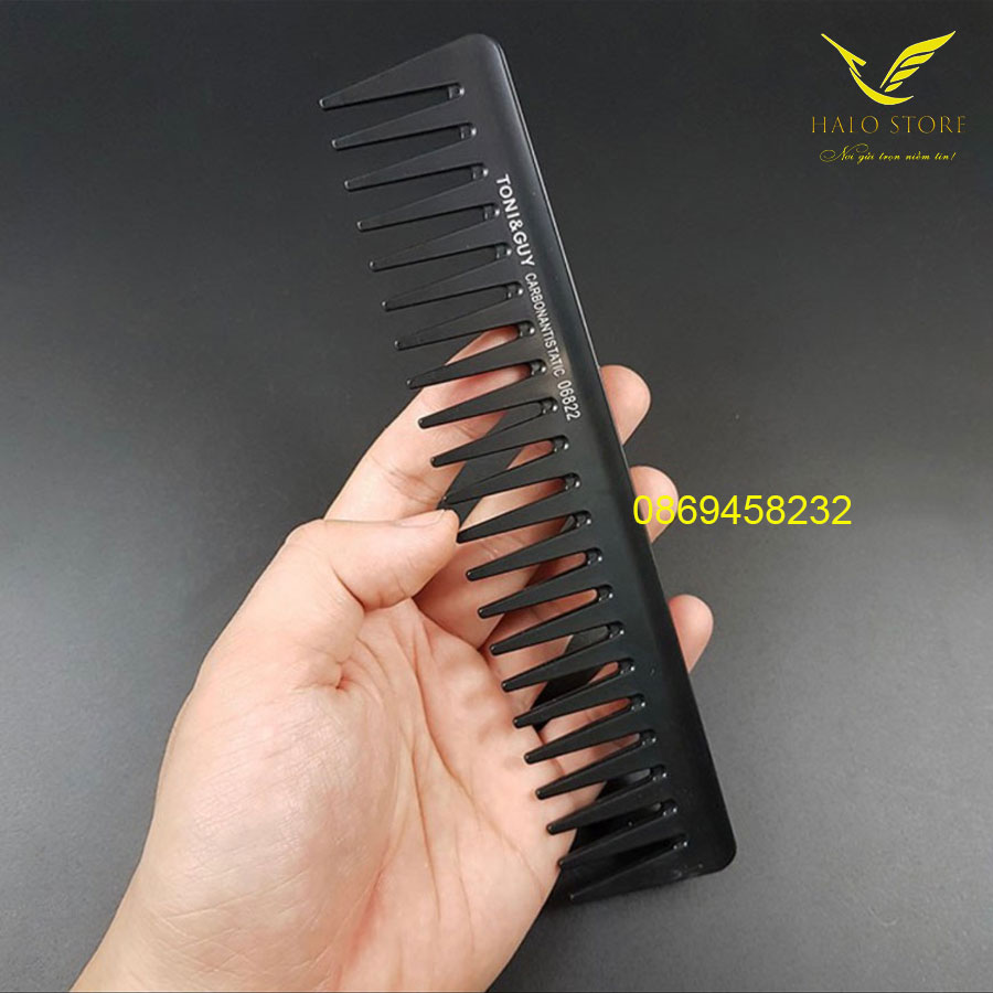 Lược Vuốt Tóc Nam Toni&Guy Carbon LCT-06822