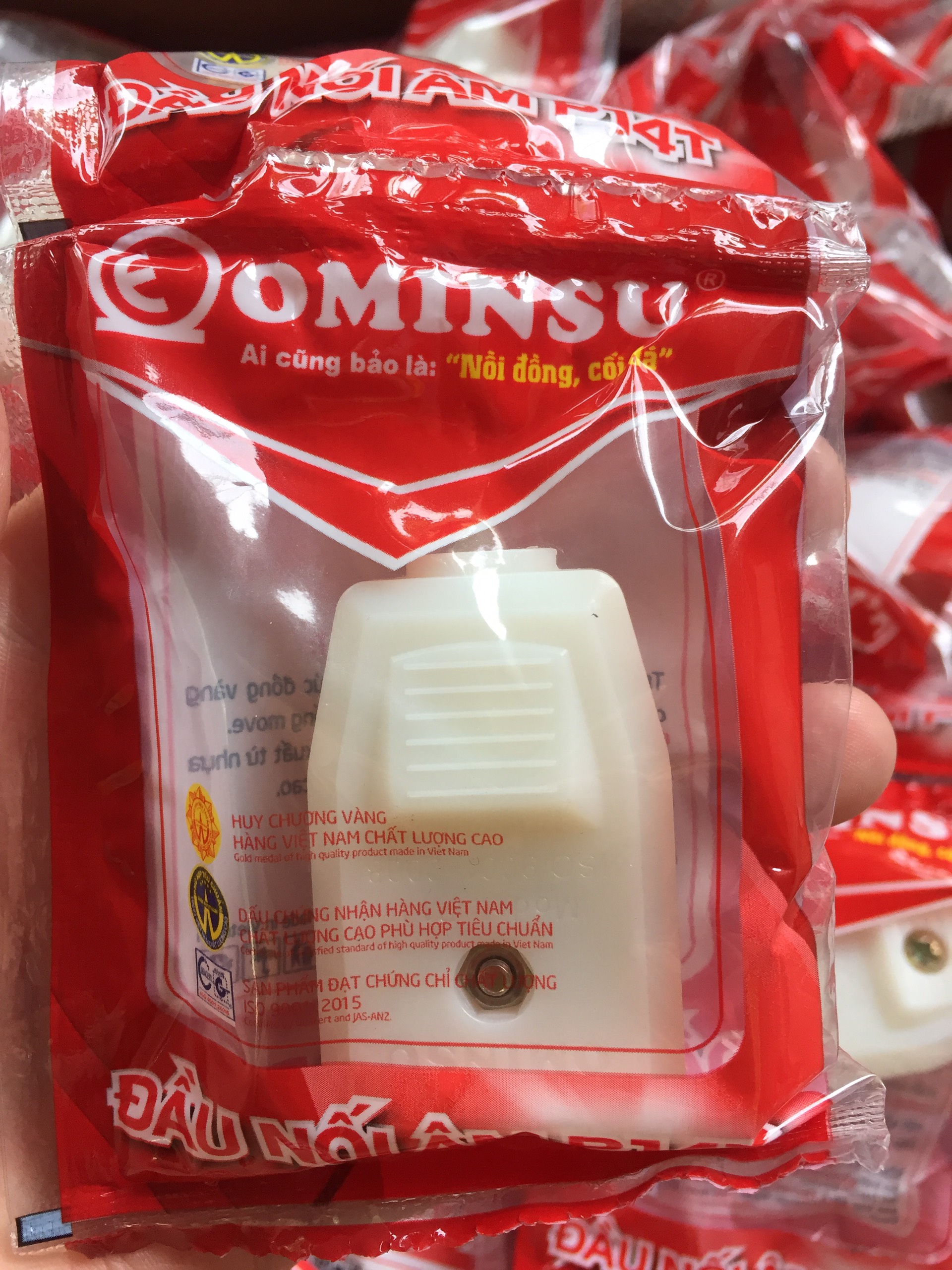 Phích đầu nối âm chống vỡ ominsu p14t