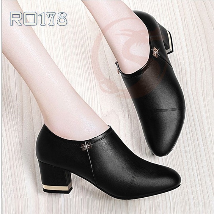Giày boot nữ cổ thấp 5p hàng hiệu rosata hai màu đen đỏ thời trang ro178