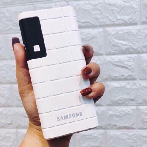 Sạc dự phòng sansung 20000 mah có đẻn led sạc 3 lần iphone 7