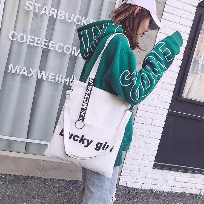 Túi tote vải đeo chéo lucky girls 2019