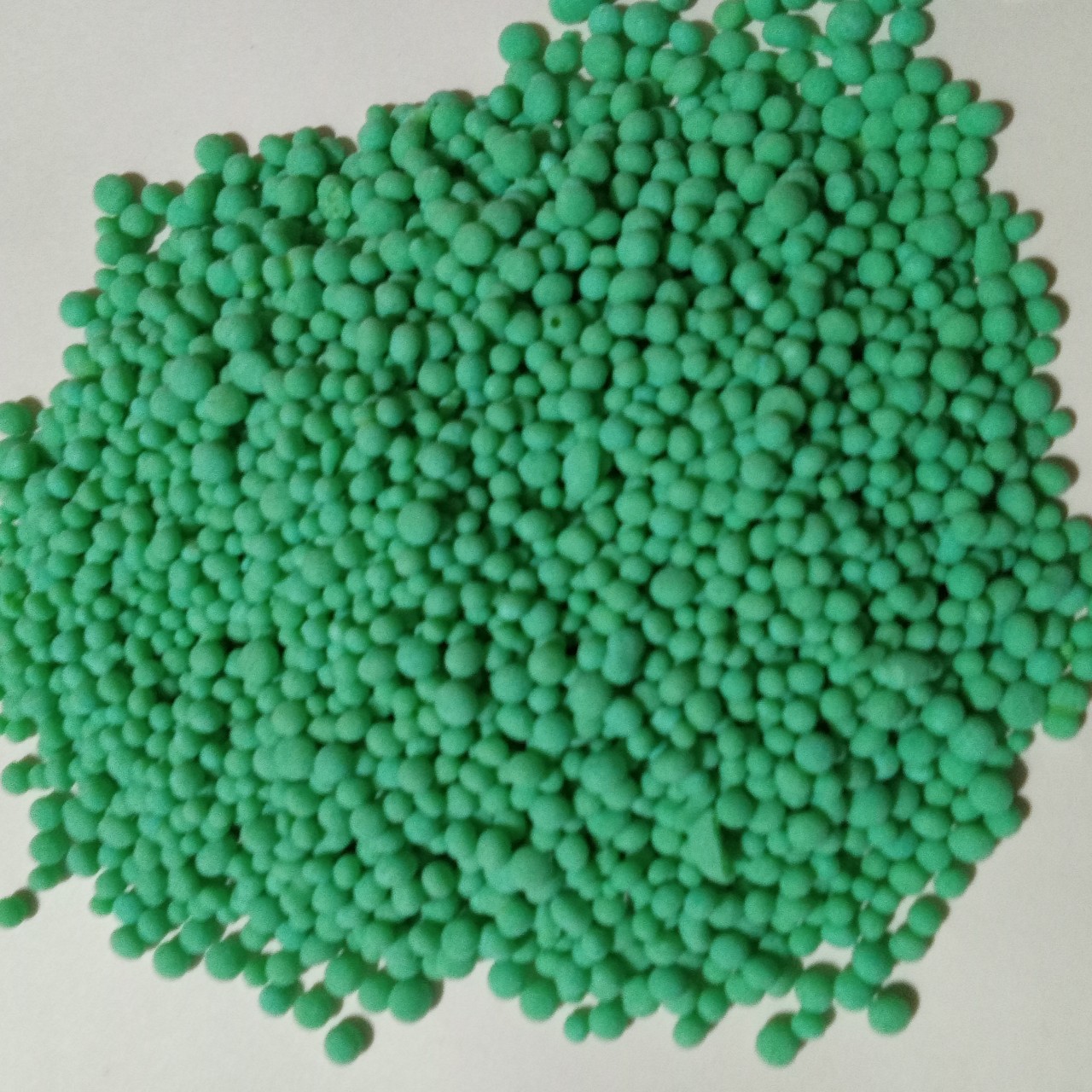 Phân bón NPK 25-20-3+TE , Dùng cho DÂU TÂY - CÀ CHUA - DƯA LƯỚI - DƯA LEO... Giai đoạn cây con và phân hóa mầm hoa ( túi zíp 1 kg)