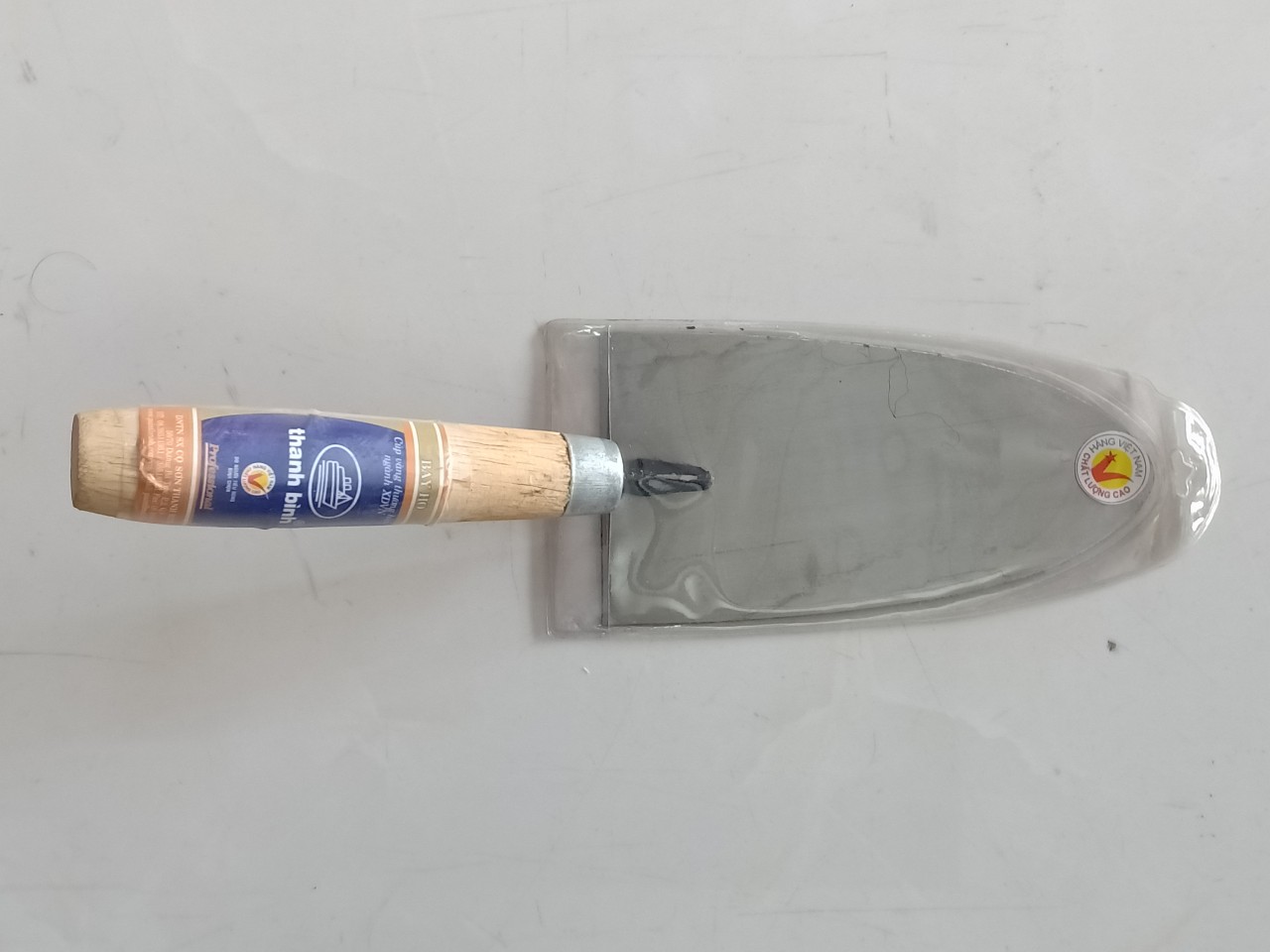 Bay trét thép cán gỗ 295x110mm