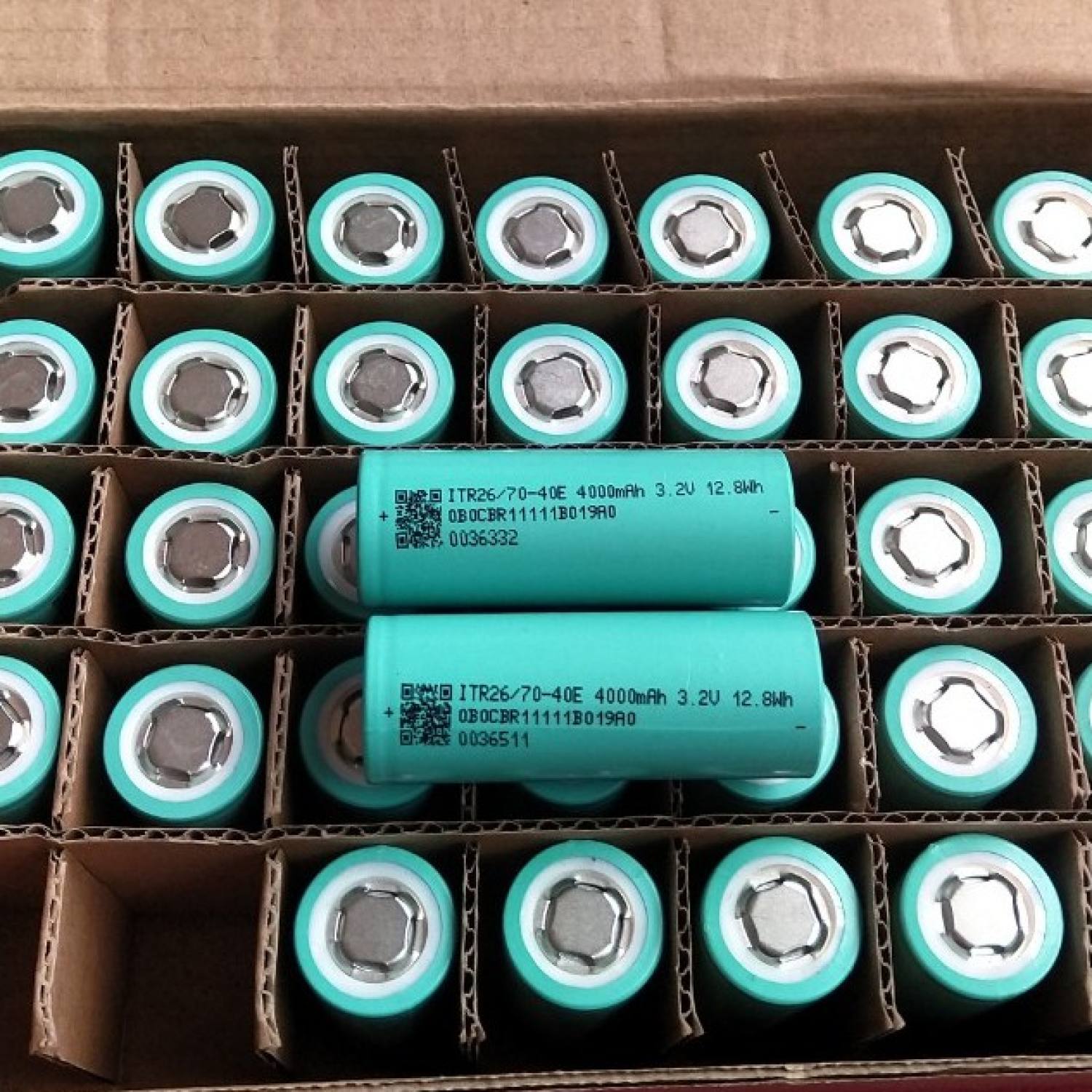 Pin Lithium Sắt đầu phẳng 26700 4000mAh 3.2v 3C max 8C sx 2021 17
