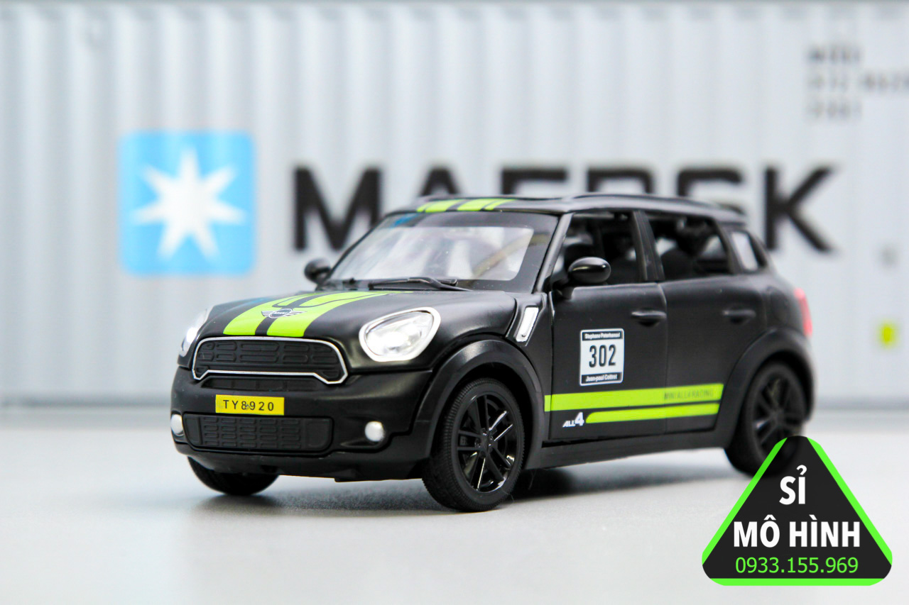 Mô hình xe sedan Mini Cooper Countryman mở hết cửa 1:32