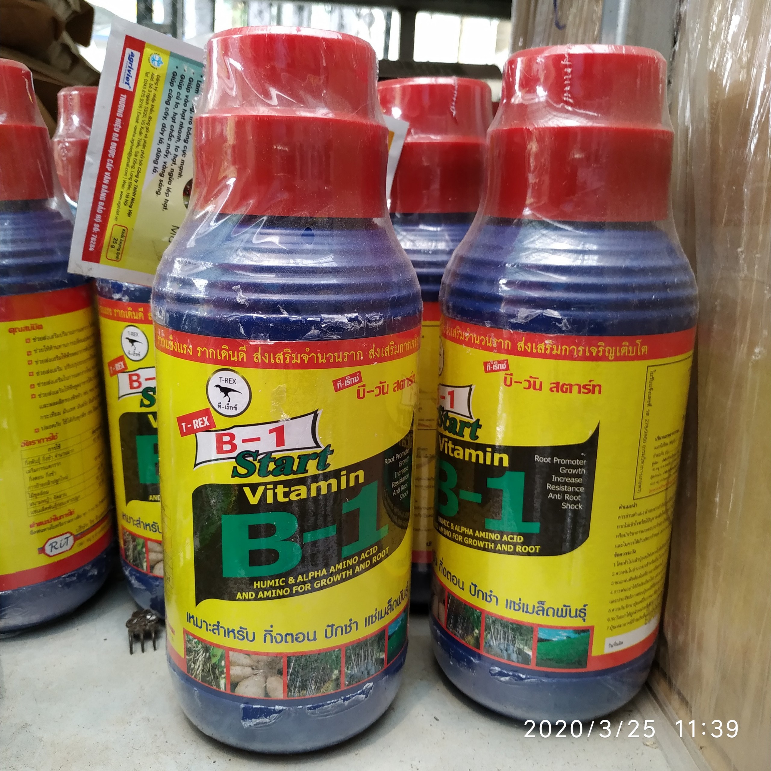 Phân bón lá vitamin B1 Thái Lan chai 1 lít