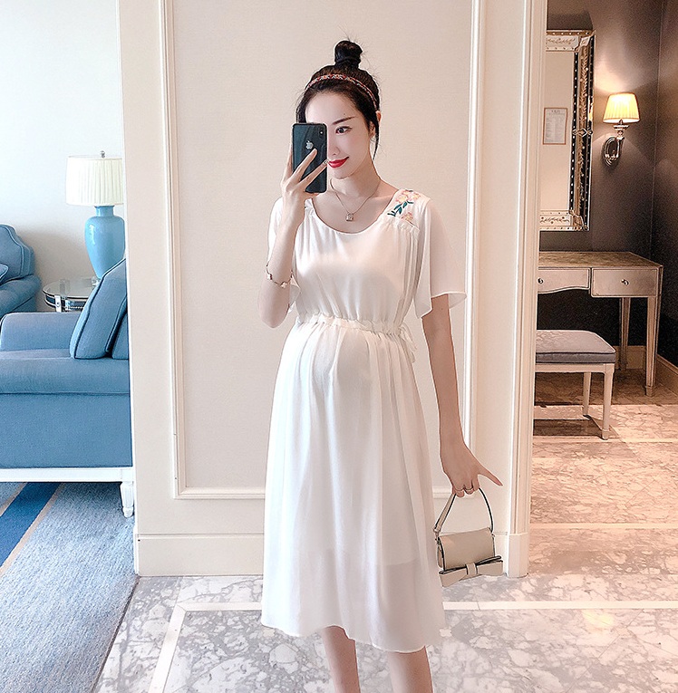 Đầm bầu trăng thêu dự tiệc voan nhẹ mát
