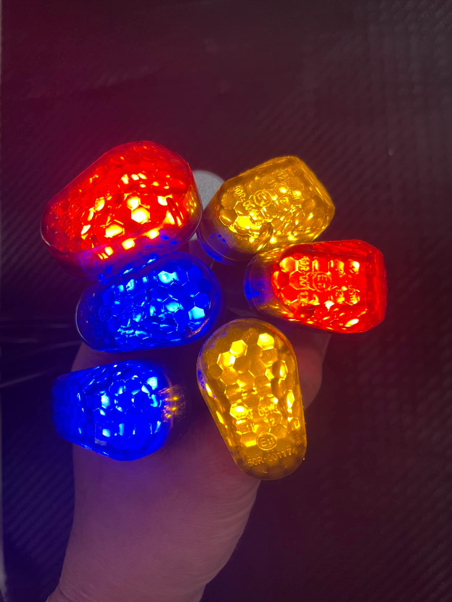 Xi nhan led hình con bọ lắp các loại xe