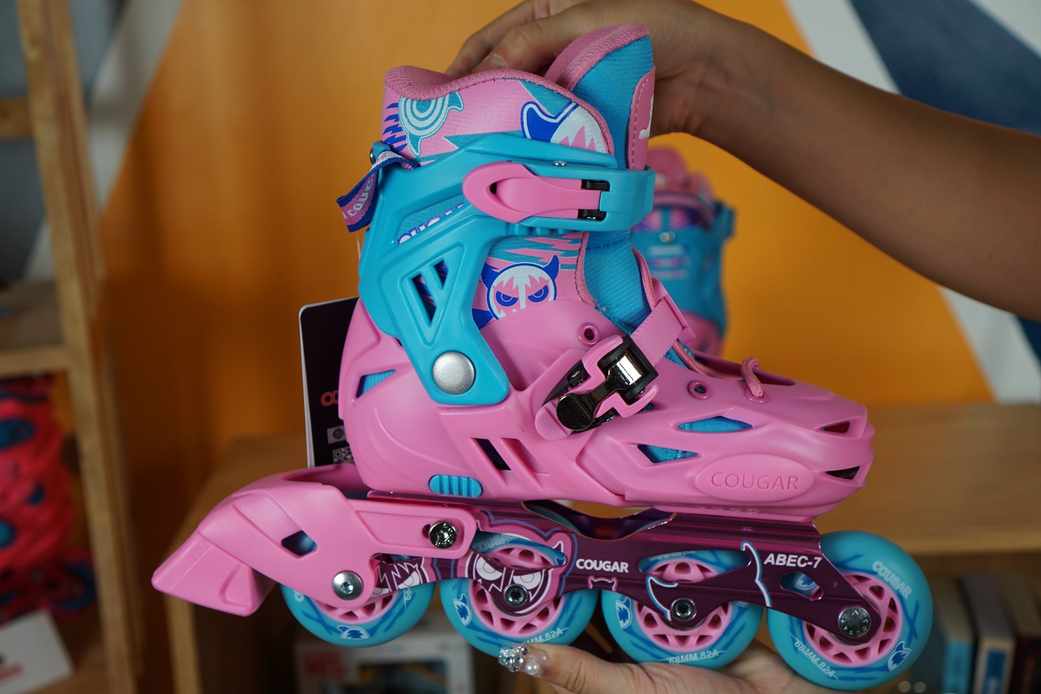 Giày Trượt Patin Cougar Pro - Hàng Chất Lượng Cao ( 3 màu ) (Tặng Túi Đựng Giày)