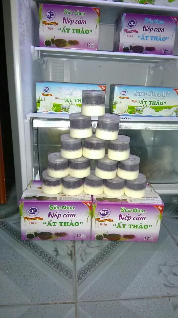 Sữa chua nếp Cẩm ất thảo