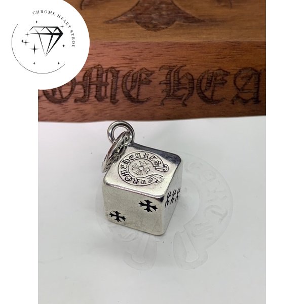 Mặt dây chuyền Chrome Heart Dice bạc fullbox cao cấp.