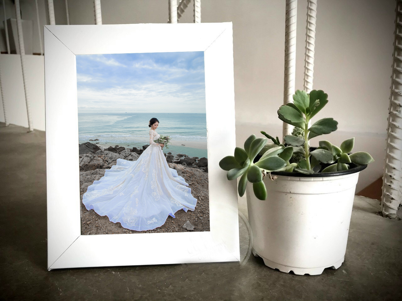 Khung hình,khung ảnh treo tường hoặc để bàn,đầy đủ kích thước