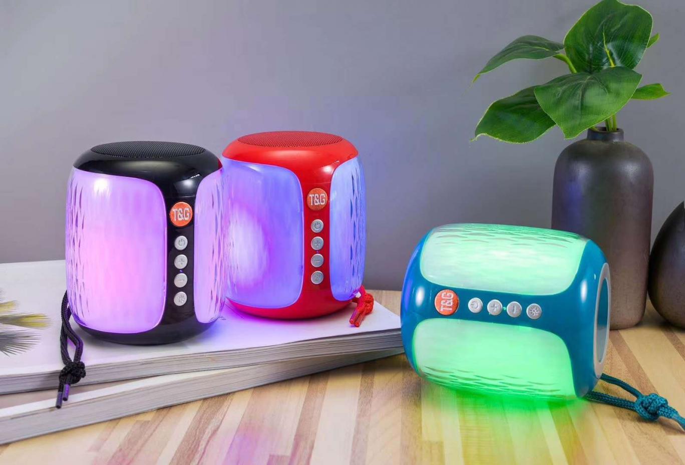 Loa bluetooth sạc pin có đèn led TG 611 đổi màu đẹp kiêm đèn ngủ