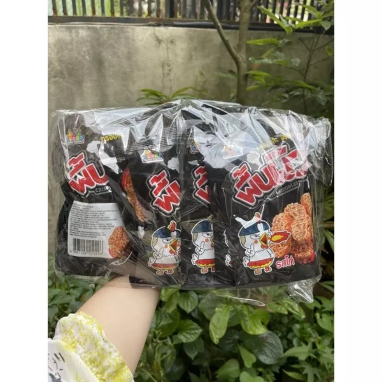Lốc 12 gói snack mì tôm viên vị gà cay thái lan, mì ăn liền trẻ em