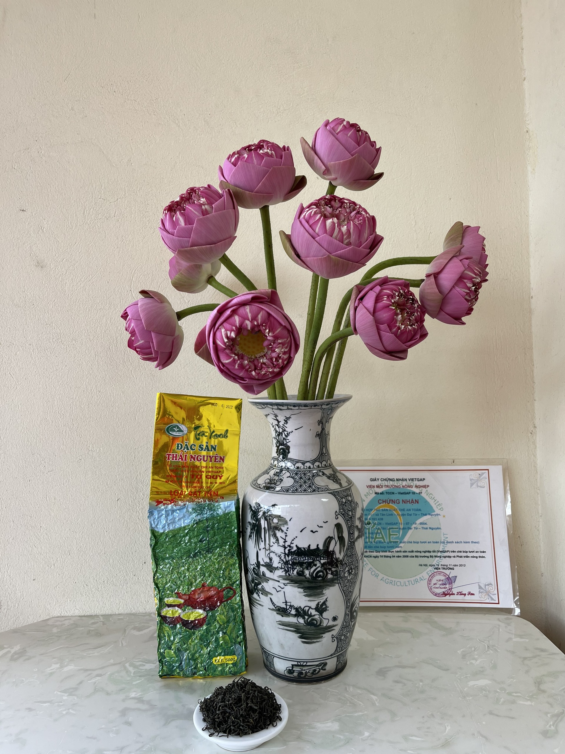 Chè Búp Thái Nguyên TƯ QUÝ (loại bát tiên 1 gói 500g)