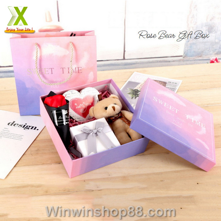 [HCM]Hộp quà gấu và hoa hồng sáp có đèn led