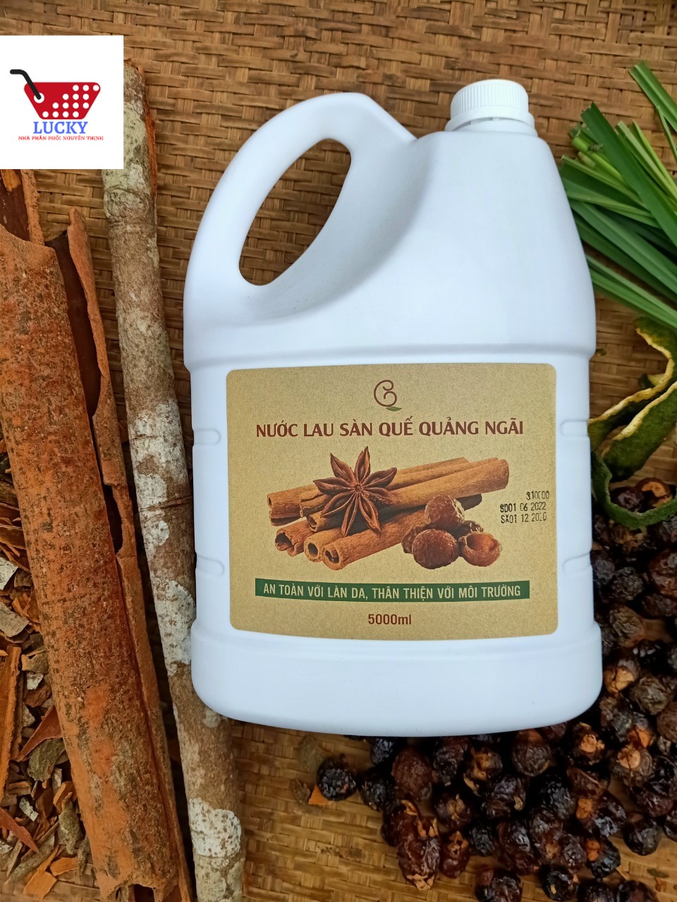 [HCM] Can Nước Lau Sàn Hương Quế Quảng Ngãi - Chai 5000ML -Thảo Mộc Tự Nhiên, Xua Đuổi 100% Côn Trùng - An Toàn Cho Da -Cho Nhà Luôn Thơm Ngát