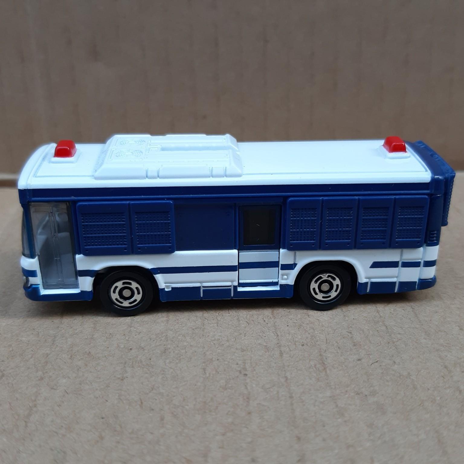 Xe mô hình Tomica - Xe Bus C.sat Isuzu Erga (Xe chở tù nhân)