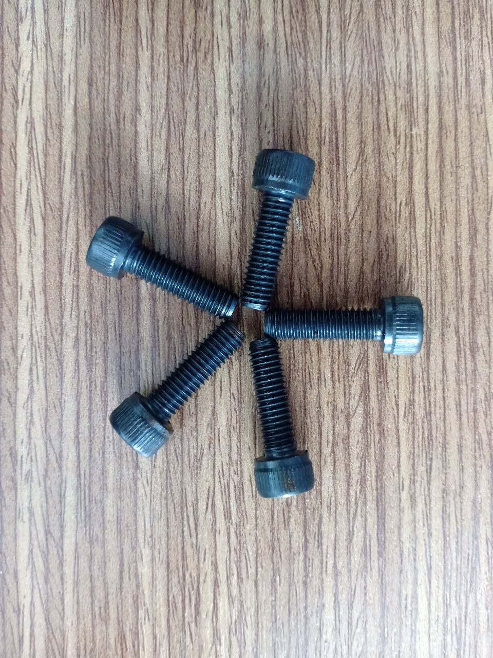 1 BỊCH 50 CON BULONG LỤC GIÁC THÉP 6x20 M.E HOÀNG KHANG