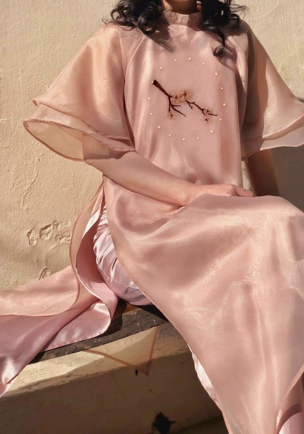 Set áo dài cách tân nữ thêu hoa anh đào thủ công Danisa Dress