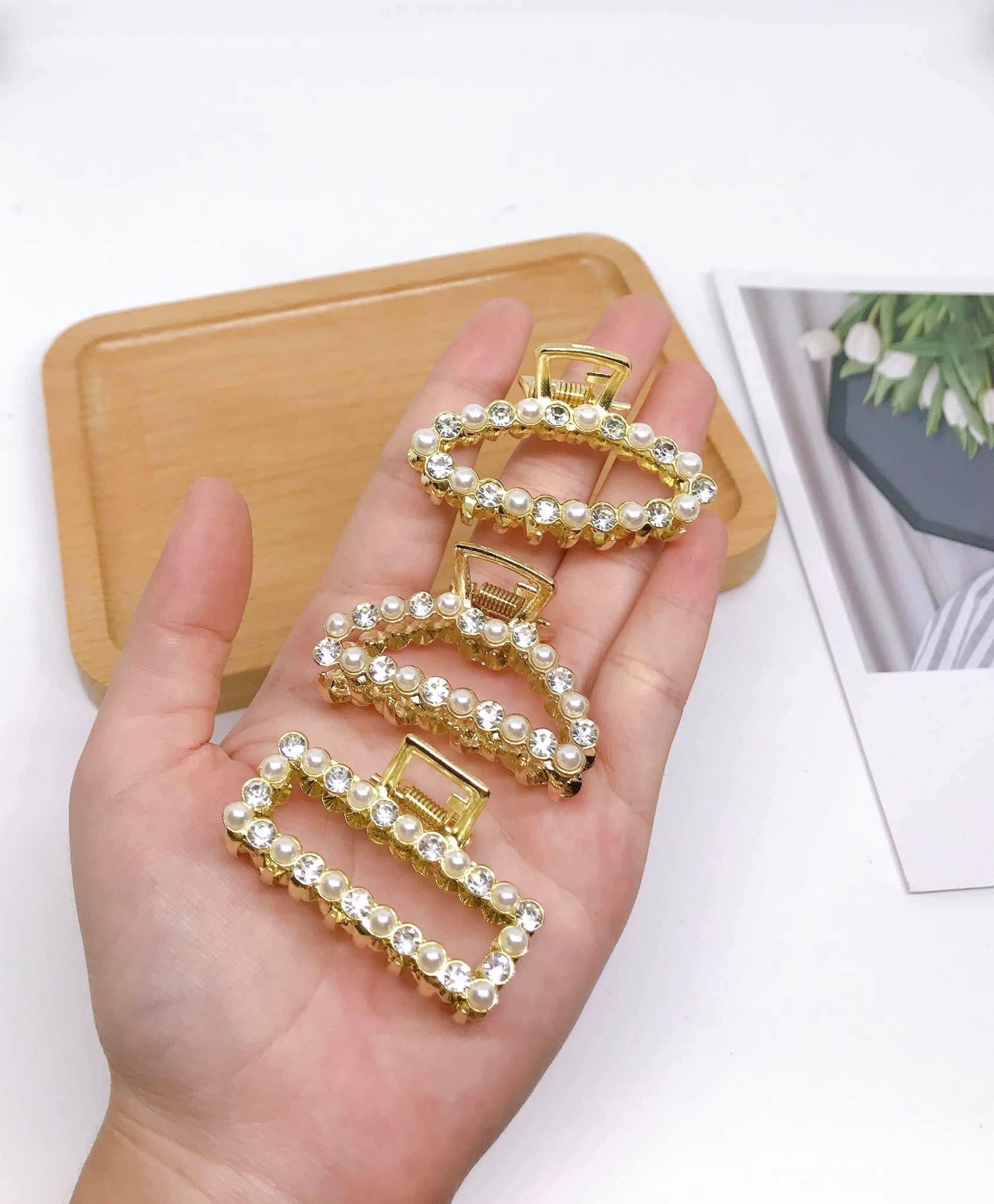 Kẹp kim loại đính đá nhỏ